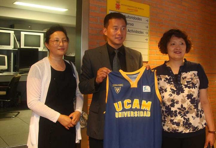 La prestigiosa Beijing Sport University destaca a la UCAM como referente del deporte europeo