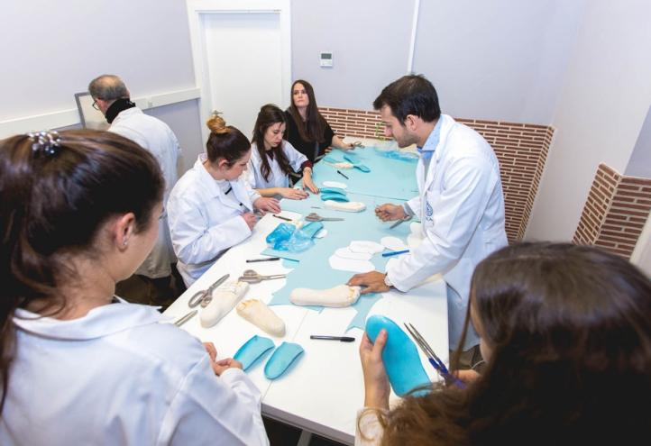 El podólogo Luis Sánchez: “Debemos prevenir los problemas del pie desde niños”