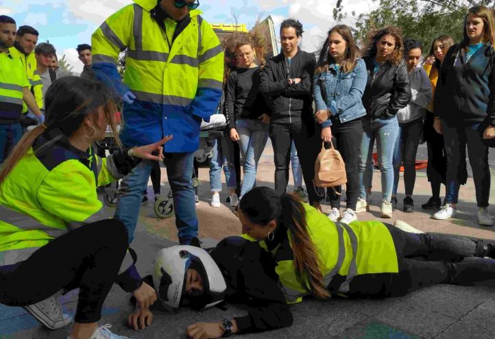 Simulacro de accidente y prácticas de obstetricia en las II Jornadas de Enfermería de la UCAM