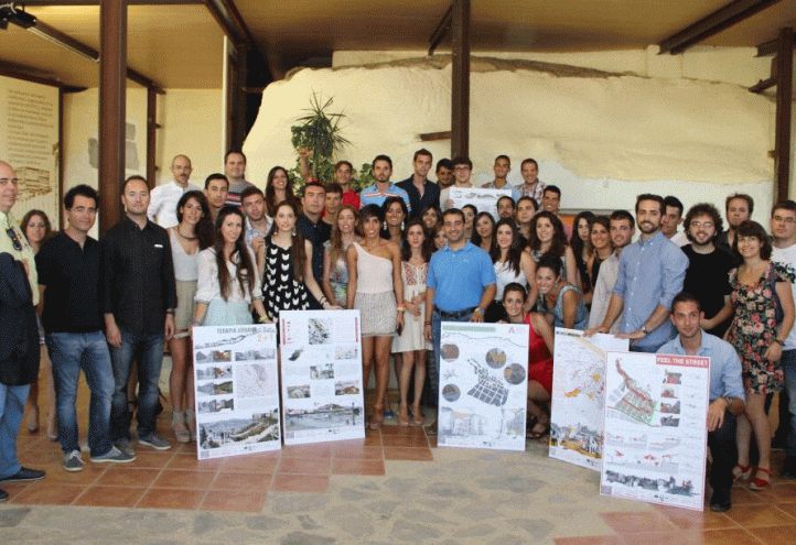 Un grupo de estudiantes de Arquitectura de la UCAM analiza la revitalización del casco antiguo de Puerto Lumbreras