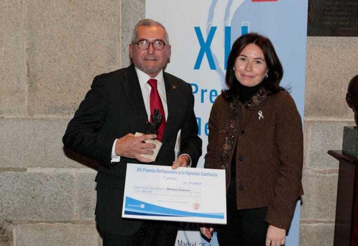 El catedrático de la UCAM Mariano Guerrero galardonado con el Premio Reflexiones a la Opinión Sanitaria