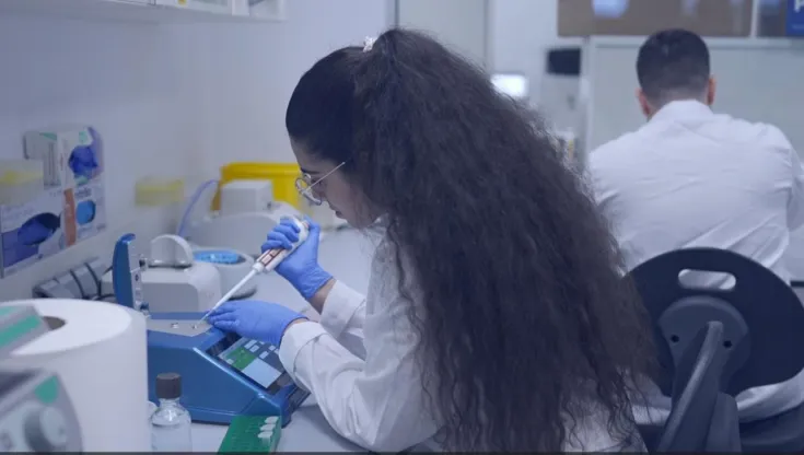 Investigadores en el Laboratorio de Biología Molecular de la UCAM