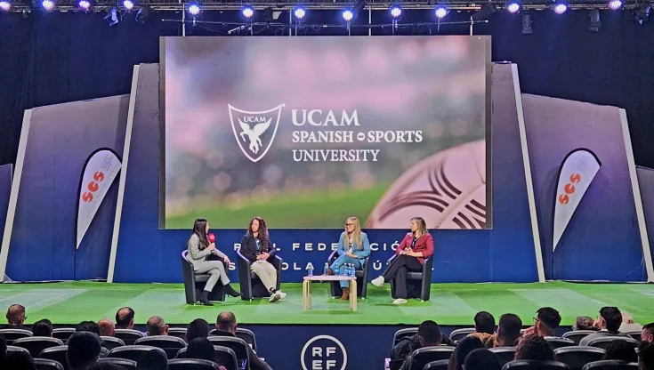 Mesa redonda durante el SCS Football Lab