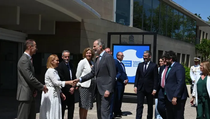 La rectora de la UCAM ha saludado a Su Majestad el Rey, Don Felipe VI, con motivo de la celebración del ‘Princesa de Girona CongressFest’