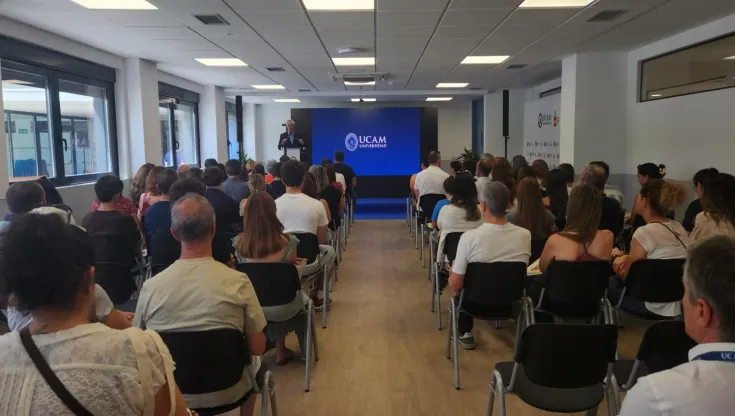 Aula con asistentes a la Jornada