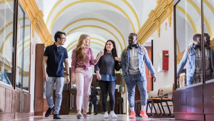Estudiantes internacionales en el Campus.