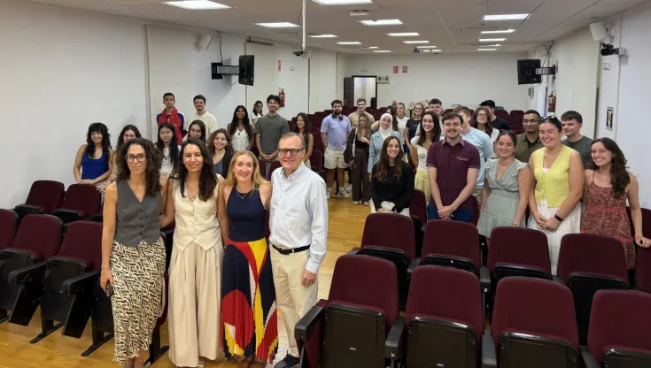 Los alumnos junto a los profesores de las 3 universidades 
